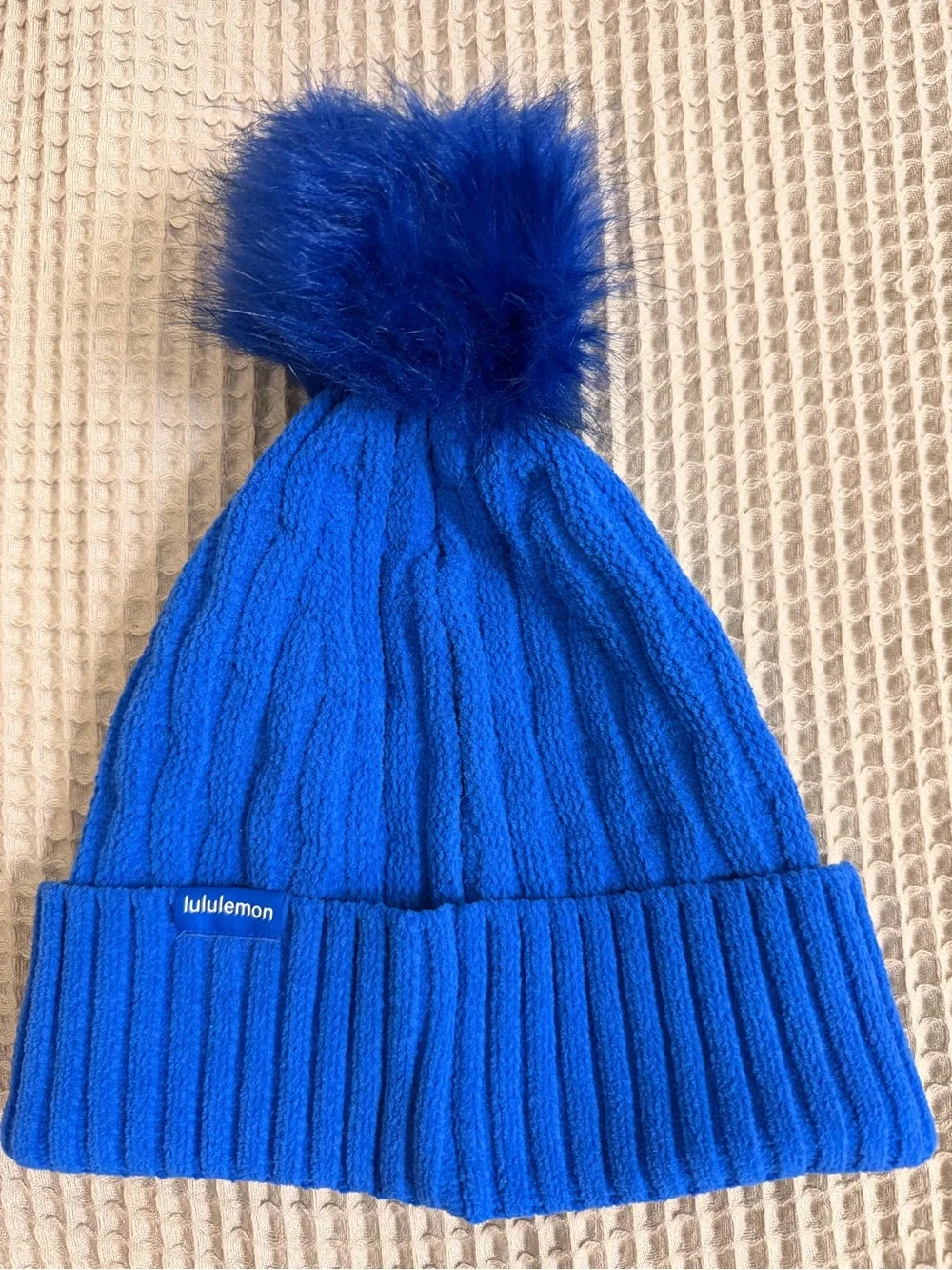 NWOT New Lululemon Womens Cable Knit Pom Beanie Blazer Blue Tone